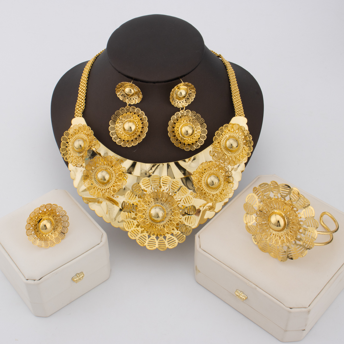 Men'S Accessories Dubai - 24K Gold Flower Jewelry Set for